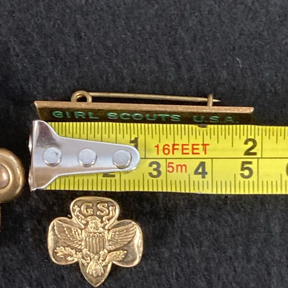 Vintage Girl Scouts pins - Picture 12 of 12